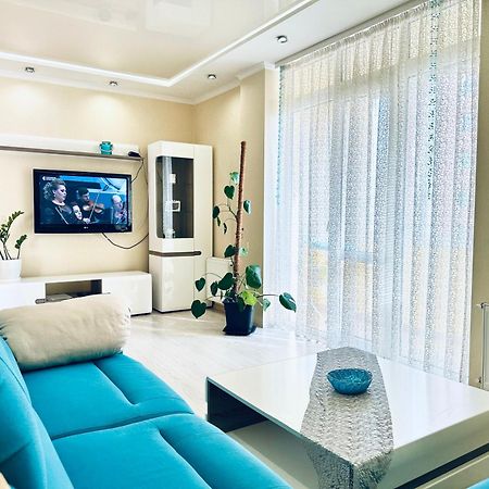 Apartments With A Coffee Machine In The City Center, Near A Park And Zlata Plaza Riwne Exterior foto