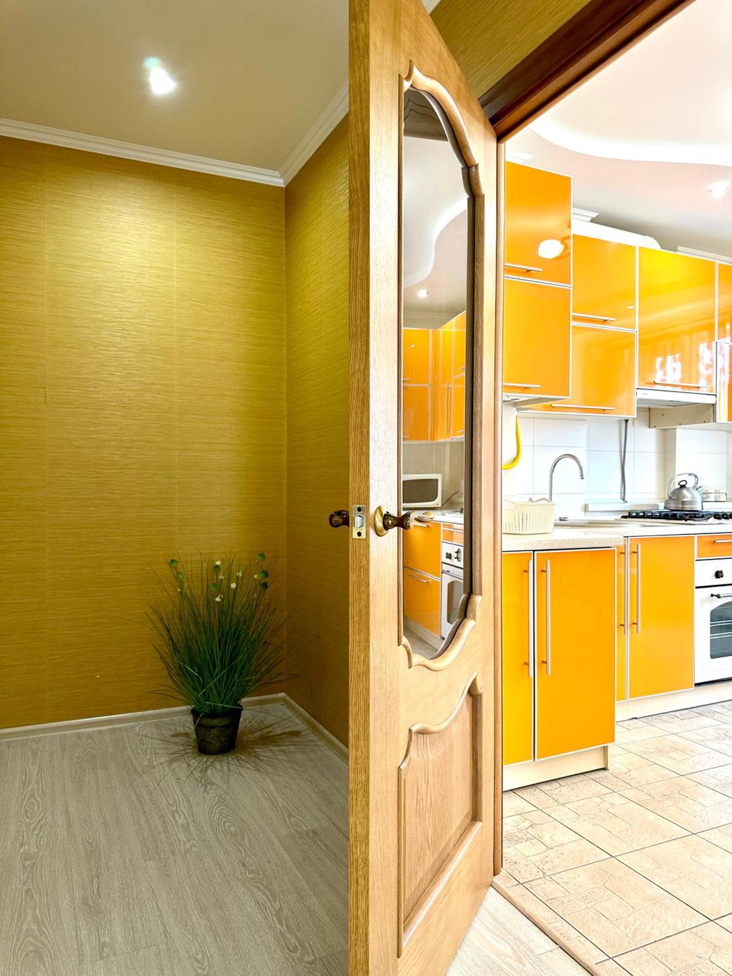 Apartments With A Coffee Machine In The City Center, Near A Park And Zlata Plaza Riwne Exterior foto