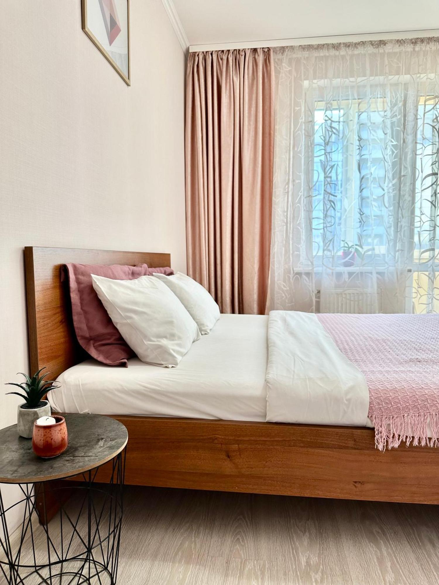 Apartments With A Coffee Machine In The City Center, Near A Park And Zlata Plaza Riwne Exterior foto